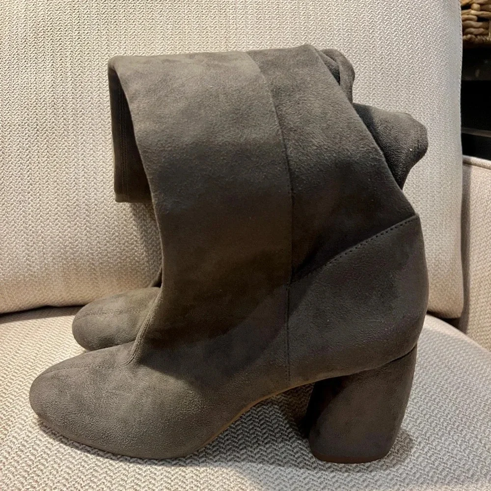 Nine West size 10 over the knee length dark gray suede boots